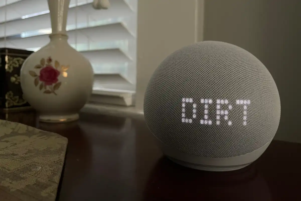 Echo Dot avec horloge (5e génération, modèle 2022), Enceinte connectée  Bluetooth et Wi-Fi au son puissant encore plus imposant, avec horloge et  Alexa