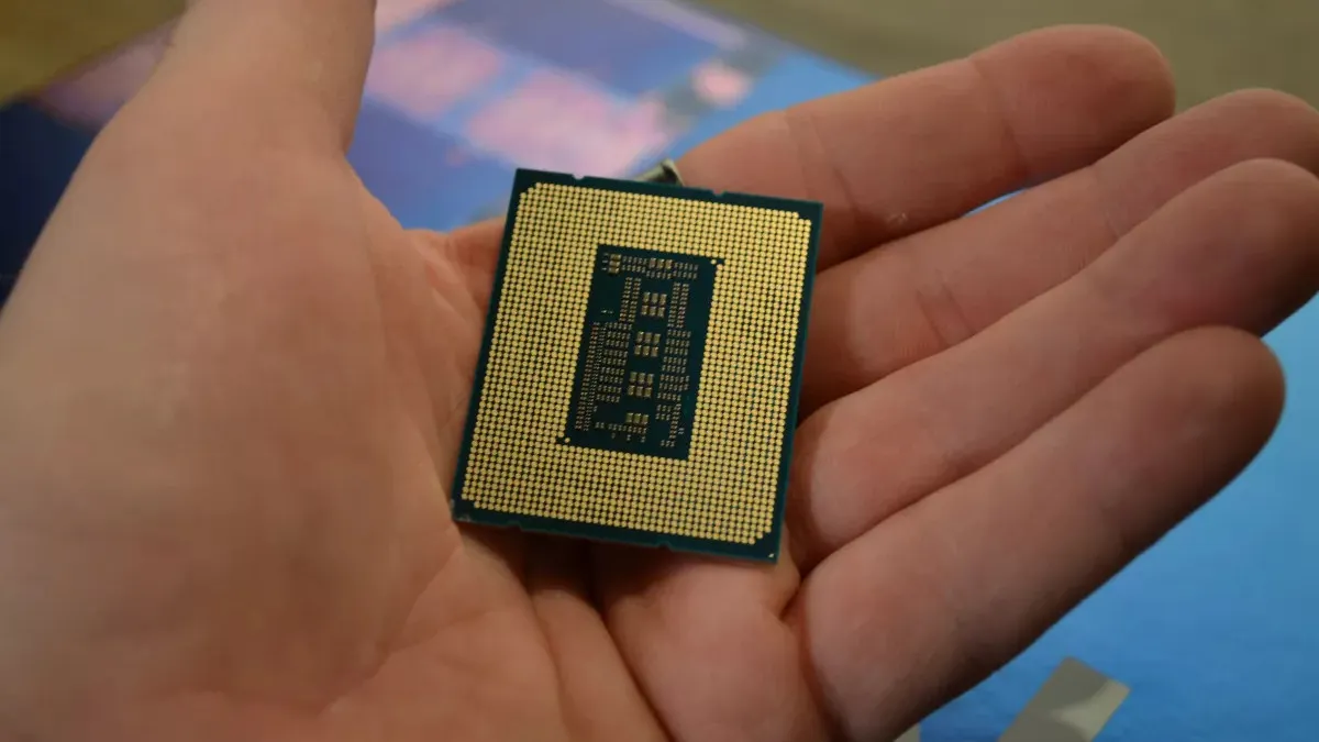 Intel Core i7-14700K vs. Intel Core i9-13900K